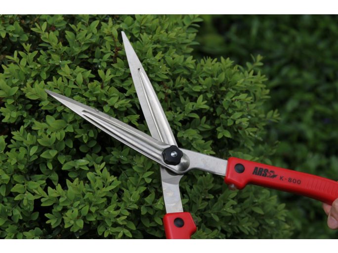 ARS K-800 hedge shears with curved Japanese steel blade