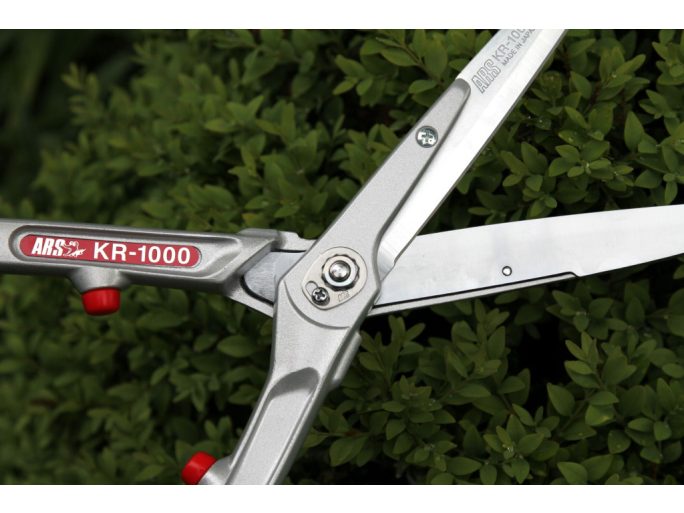 ARS KR-1000 hedge shears with curved Japanese steel blade